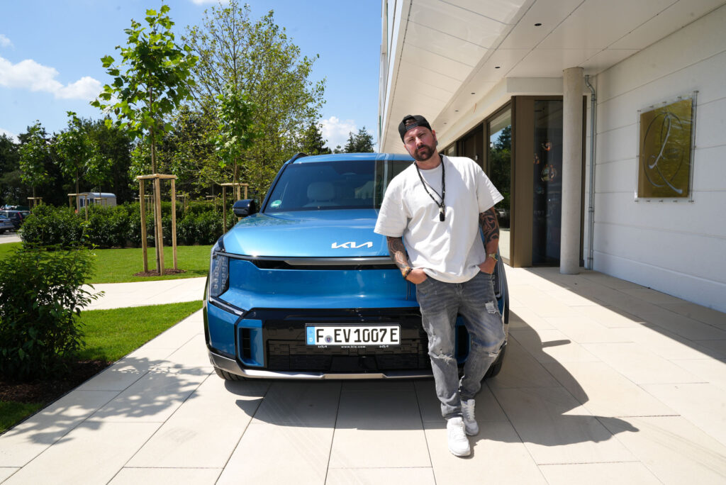 Business Shooting Setcard Kia